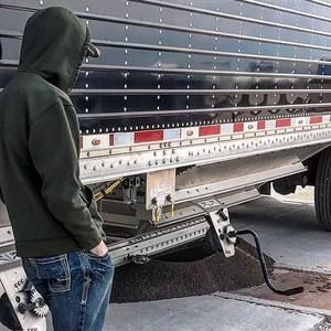 Meet your Posher, Bradlee